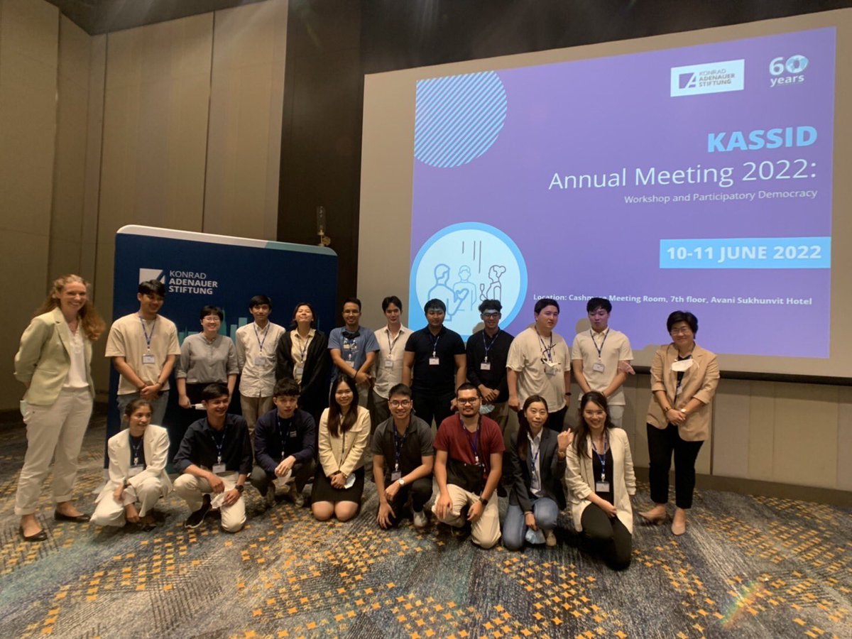 CelineACaro's tweet photo. Participatory #democracy in the making! Great annual meeting with @kasonline scholars in #Thailand. Funny ideas & some critical thinking about the best ways to organize a community.
#KASSID #Scholarships2022 #Batch01 https://t.co/8W90ZfT8m4