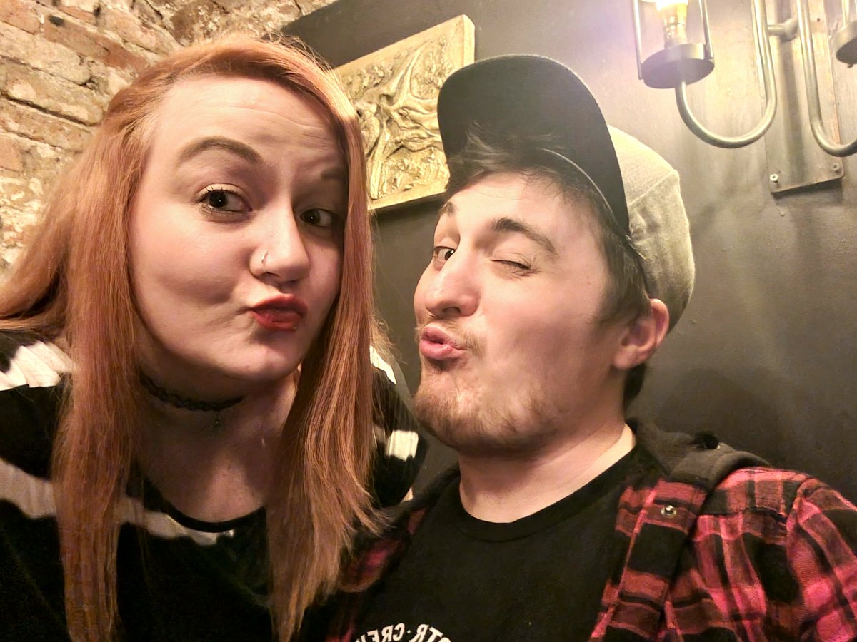 ambergeeFOD's tweet photo. Cynical Gits does Nottingham!
#worldofwarcraft #friends #guildmeetup https://t.co/SSde5KhoWv