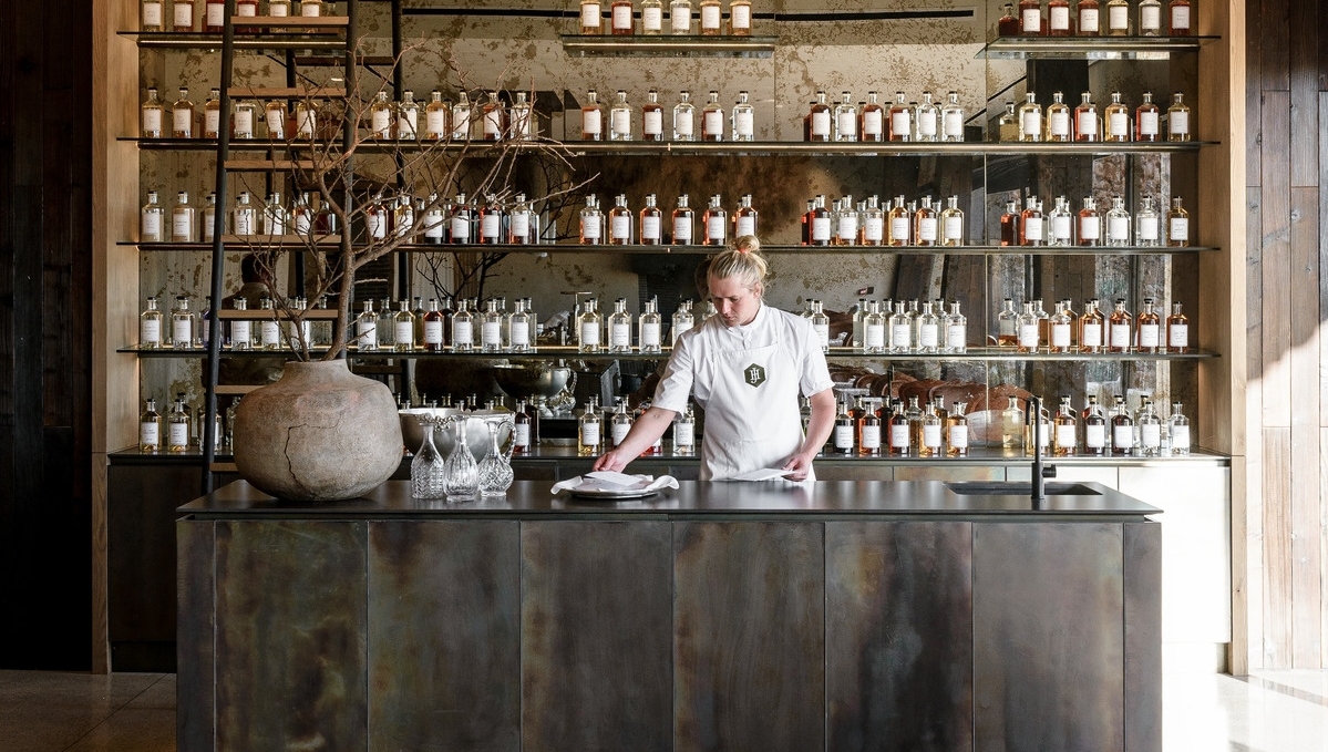 Tswalu's tweet photo. At the annual @HDMag #Awards #KleinJAN was chosen as the winner in the Upscale Restaurant category. Congratulations to the entire team behind its success, especially @janhendrikvdwes! #hospitalitydesignawards #kleinjan #finedining https://t.co/EYjoOdtFfB