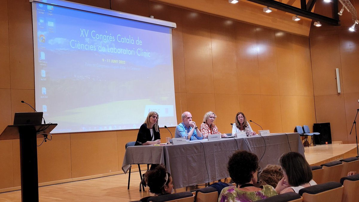 Acabem el congrés <a href="/ACCLC_CAT/">ACCLC</a> participant al debat sobre automatització i robotització als laboratoris clínics. Revisat el passat, explicant el present i imaginant el futur.