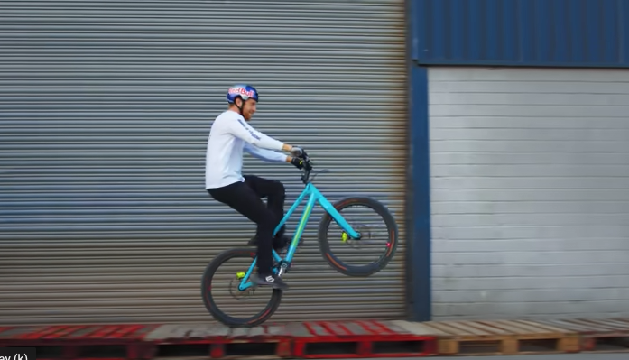 NaplesCyclery's tweet photo. EVERYONE loves a good wheelie! Check out Danny MacAskill's newest video and get inspired to go bust out a few wheelies of your own.
https://t.co/aHeYzEOpbA
#naplescyclery #wheelies #mountainbike #biketricks #cool https://t.co/5nRSSBbHQ9