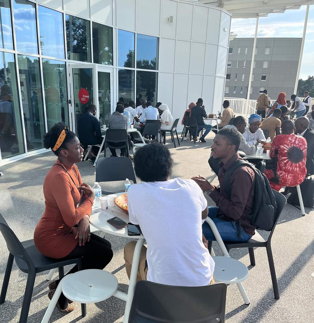 fesseffrance's tweet photo. Asso Abess de Bordeaux a abrité le samedi 4 juin la 3e étape de la caravane de la jeunesse sénégalaise en France organisée par la FESSEF. Une très belle journée. 

#fessef #caravane #CJSF #emploi #entrepreneur #senegalaisdefrance https://t.co/3vpPKkoCzy