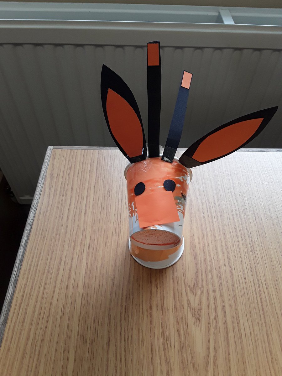 WFlibraries's tweet image. More #giraffes added from our #SaturdayCraftSession at #StanleyLibrary #WFlibraries #LoveLego