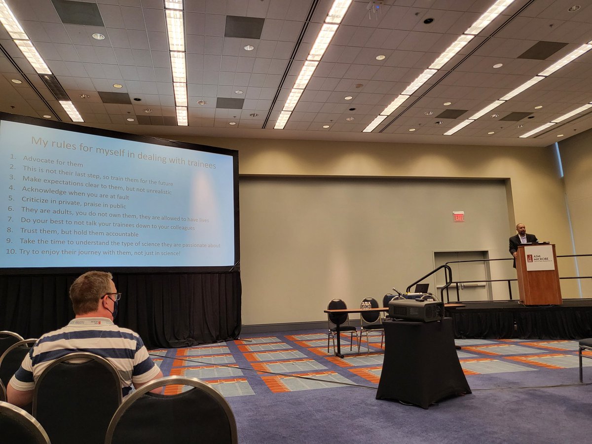 Early morning talk by @blacksciblog recognizing him as Hinton Award for  Advancement of a Diverse Community of Microbiologists for his work with @NSURPorg and mentoring. He's full of great advise and accountability. #ASMicrobe2022 #ASMicrobe #binningsingletons #NoLabNoProblem