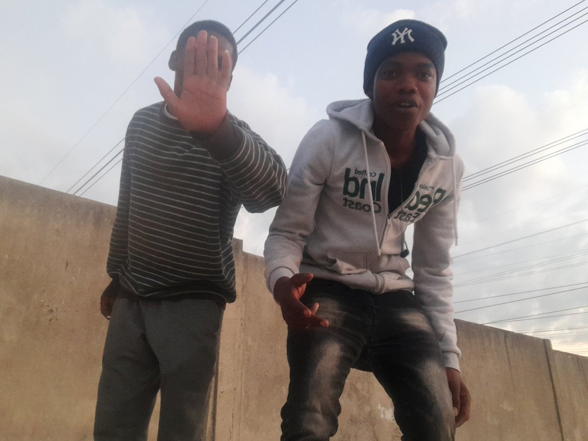 MdeziMoney's tweet photo. #MDEZI-MONEY SA 

#WATERFALL CORNER 
#LIPHAKEME lase nkasi 

#DLALA STARRING https://t.co/inKdJ1aw0C