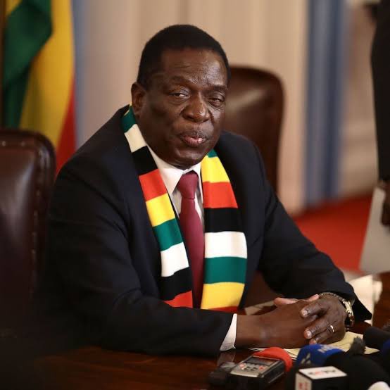VaChivi_'s tweet photo. Professor Jonathan Moyo is right!!

ED is better than Smith therefore l implore him to come back to Zimbabwe, l am here to offer him a Free Business Class Ticket.

KQ has direct flights✈️ to Harare from Nairobi a few times a week.

Iam a practical person who likes REAL SOLUTIONS. https://t.co/lUg5NrJEuv