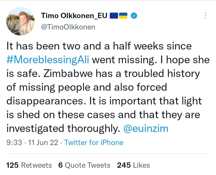 TateMugwagwa's tweet photo. When say that these local #MDCCC are puppets of the West, people think we are making it up. 
Ok, say we are. 
Check the times and tell me who instructed the other between the two, to tweet about this missing lady, whose only importance has been in missing?
@Mug2155 @NoRiver5 https://t.co/CSRpcwWN86