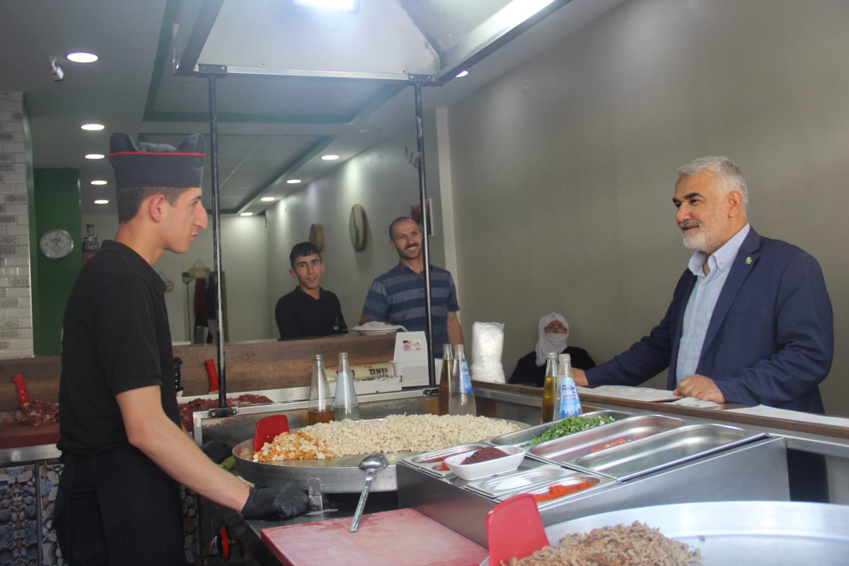 Genel Başkanımız Sayın Zekeriya Yapıcıoğlu, Bitlis'in Tatvan ilçesinde esnaf ziyareti yaptı. Genel Başkanımız ziyaretlerde esnafın son dönemlerde yaşadığı sorun ve sıkıntıları dinledi.