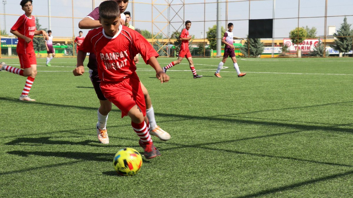 sanliurfabld's tweet photo. Geleceğin genç yeteneklerinin aramızda olduğunu biliyoruz⚽

Milli sporcuların katılımıyla Futbol Şöleni başlıyor.

🗓️14 Haziran Salı
🕖19.00
📍Şanlıurfa Futbol Dünyası (Şutim Yanı) https://t.co/W9RrAKRVAH