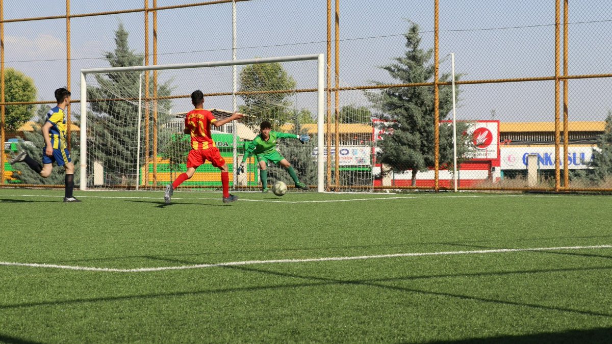 sanliurfabld's tweet photo. Geleceğin genç yeteneklerinin aramızda olduğunu biliyoruz⚽

Milli sporcuların katılımıyla Futbol Şöleni başlıyor.

🗓️14 Haziran Salı
🕖19.00
📍Şanlıurfa Futbol Dünyası (Şutim Yanı) https://t.co/W9RrAKRVAH