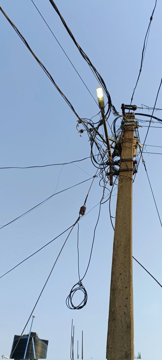 yourchitta's tweet photo. @TataPower @tpnodl_balasore @AboutBalasore @DBalasore @SOROMUNICIPALIT 
Dear Tata Power Authority, Please avoid irresponsible behaviour and save Electricity. 
Soro Municipality ଅଧିନରେ ରାସ୍ତା ଆଲୋକ ଦିନବେଳା ସଦା ସର୍ବଦା ଜଳୁଛି। କୌଣସି ଅଧିକାରୀଙ୍କ ଏଥିପ୍ରତି ଦୃଷ୍ଟି ପଡୁନାହିଁ। https://t.co/zz47ZdDNeq