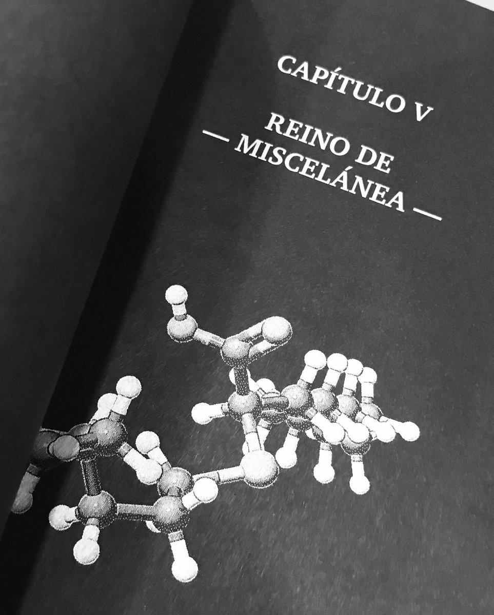libros_formatos's tweet photo. #Librodeldía… y Premio Nacional al Libro mejor editado 2021… con “Bestiario del antropoceno” de #NicolasNova… atlas ilustrado de criaturas híbridas de nuestro tiempo e inspirado en los bestarios medievales… #EdicionesMenguantes https://t.co/YNjF6OrQTv