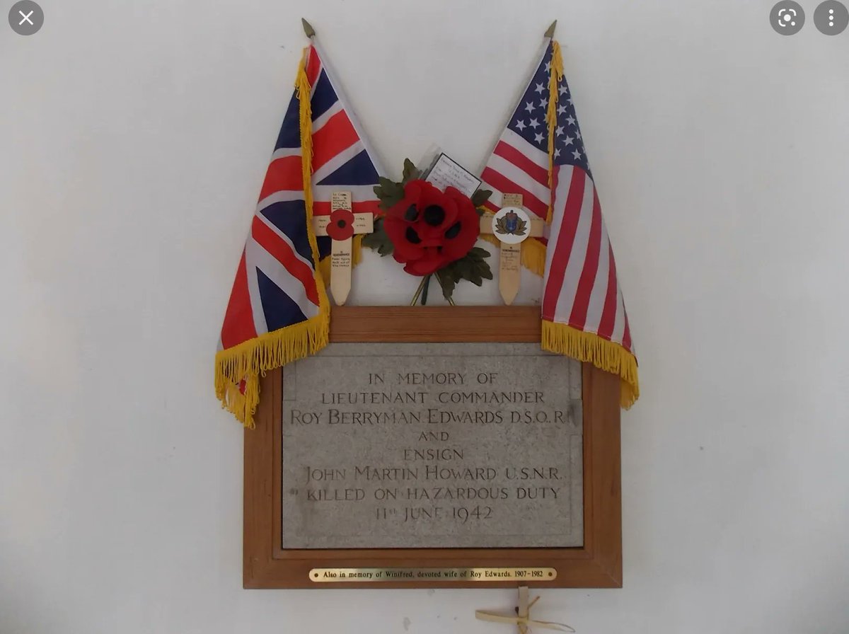 Sweepers3945's tweet photo. #OTD 1942 Lt Cdr Roy Edwards DSO & Ensign John Howard #USNR are killed by a German moored mine they are attempting to render safe at Corton Sands, nr Lowestoft. Pic show their memorial at Great Yarmouth Minster https://t.co/Onkraih1cH #Operators80 https://t.co/aNWSAQh8YX