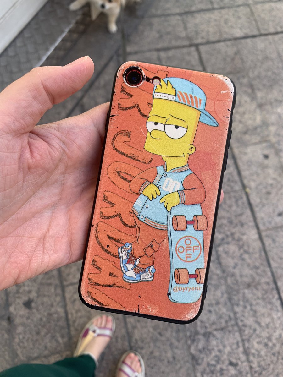 Me he encontrado este móvil en el paseo de MurciaRio. 

Si es tuyo o conoces al propietario, lo he depositado en Comisaría de Calle Correos ( frente Arco San Juan) 
👇🏼
