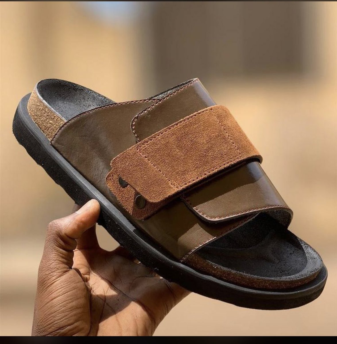 This beauty 😍 is available for creation in all sizes Price: 12,000 Kindly send me a dm or click link in bio to place an order