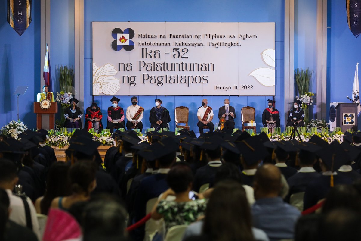 gmanews's tweet photo. Outgoing Vice President Leni Robredo was the guest speaker at the Philippine Science High School-Main Campus’ 52nd Graduation Ceremony in Quezon City on Saturday. 

Photos: Jay Ganzon/OVP https://t.co/sLmFPcMFTB