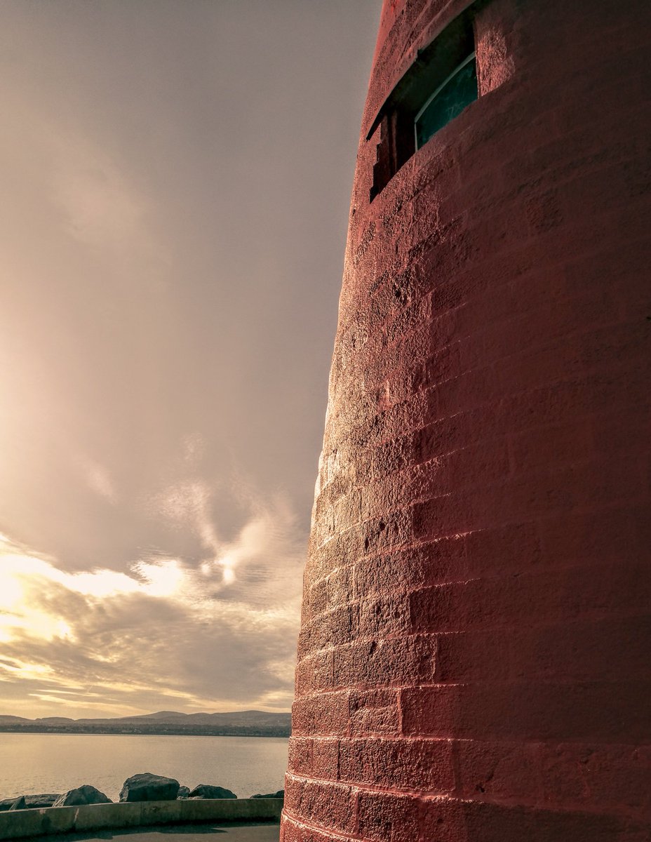 Poolbeg Lighthouse #Dublin @PhotosOfDublin @OldDublinTown @OldeEire