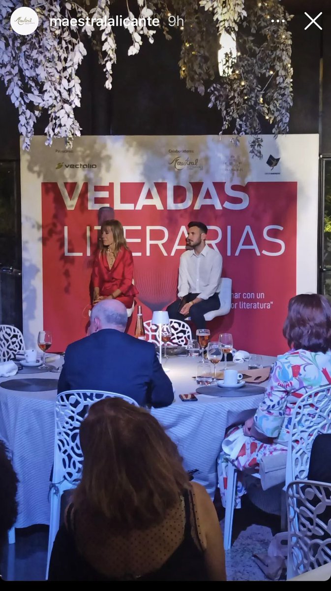 Ayer fue una gran noche! Alicante en todo su esplendor y <a href="/RMaestral/">Maestral Restaurante</a> poniéndolo todo! Muchas gracias a los amigos de <a href="/vectalia/">Vectalia</a> a Carlos, mi prestador y a todos los que vinieseis a compartir Cuando éramos ayer.