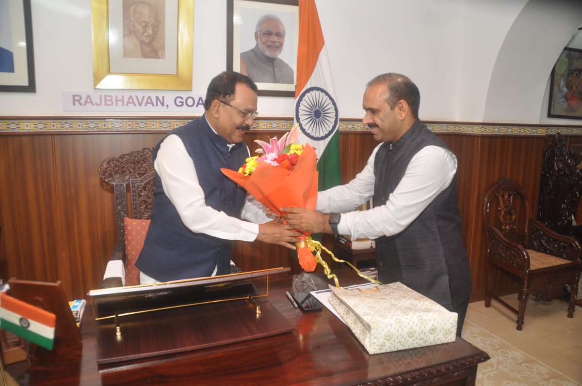 CEO_Goa's tweet photo. Shri Ramesh Verma, IAS, Chief Electoral Officer of Goa called upon Hon'ble Governor of Goa Sh P.S.Sreedharan Pillai.
Sh. Verma presented a token of love from O/o. CEO, Goa and The Hon'ble Governor gave a book on Democracy to CEO, Goa. #goa #India #ceogoa #governerofgoa https://t.co/y2tspzPp8B