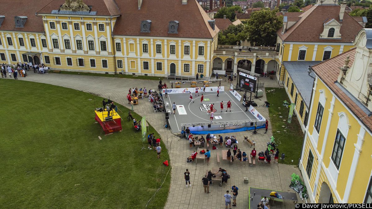 PIXSELL's tweet photo. U Vukovaru započelo otvoreno prvenstvo Hrvatske, PRO 3x3 Tour 🏀
📸Davor Javorović/PIXSELL
#basketball #dronephotography #kosarska #pro3x3tour #caosvima #vukovar #izzraka #drones https://t.co/DRBQLZYlhK