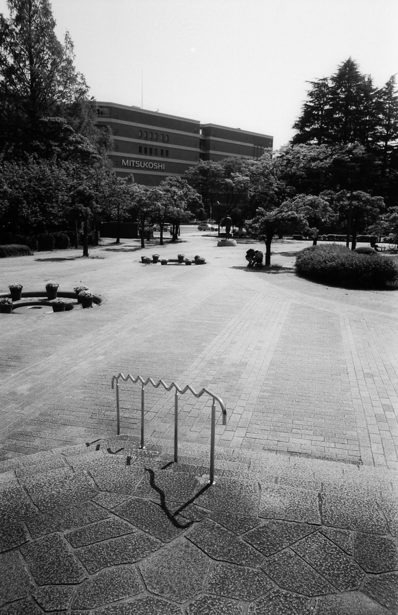 yukihay01339636's tweet photo. #深夜投稿のすゝめ
錦町から勾当台へ。
#fujifilm #acros #microfine #canon #4sb #28mm (f2.8) https://t.co/yE65XueUL4