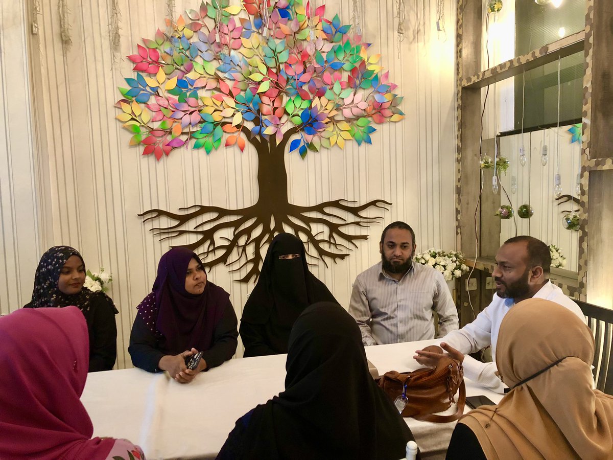 KokkomenSchool's tweet photo. ކޮއްކޮމެން ޕްރީ ސްކޫލްގެ ޗެއާމަން، އަދި އައިއޯސީސީގެ ރައީސް ޑރ މުޙައްމަދު ޝަހީމް ޢަލީ ސަޢީދު، ސްކޫލްގެ މުވައްޒަފުންނާ ބައްދަލުކުރައްވައިފިއެވެ. https://t.co/PajxReJrrZ