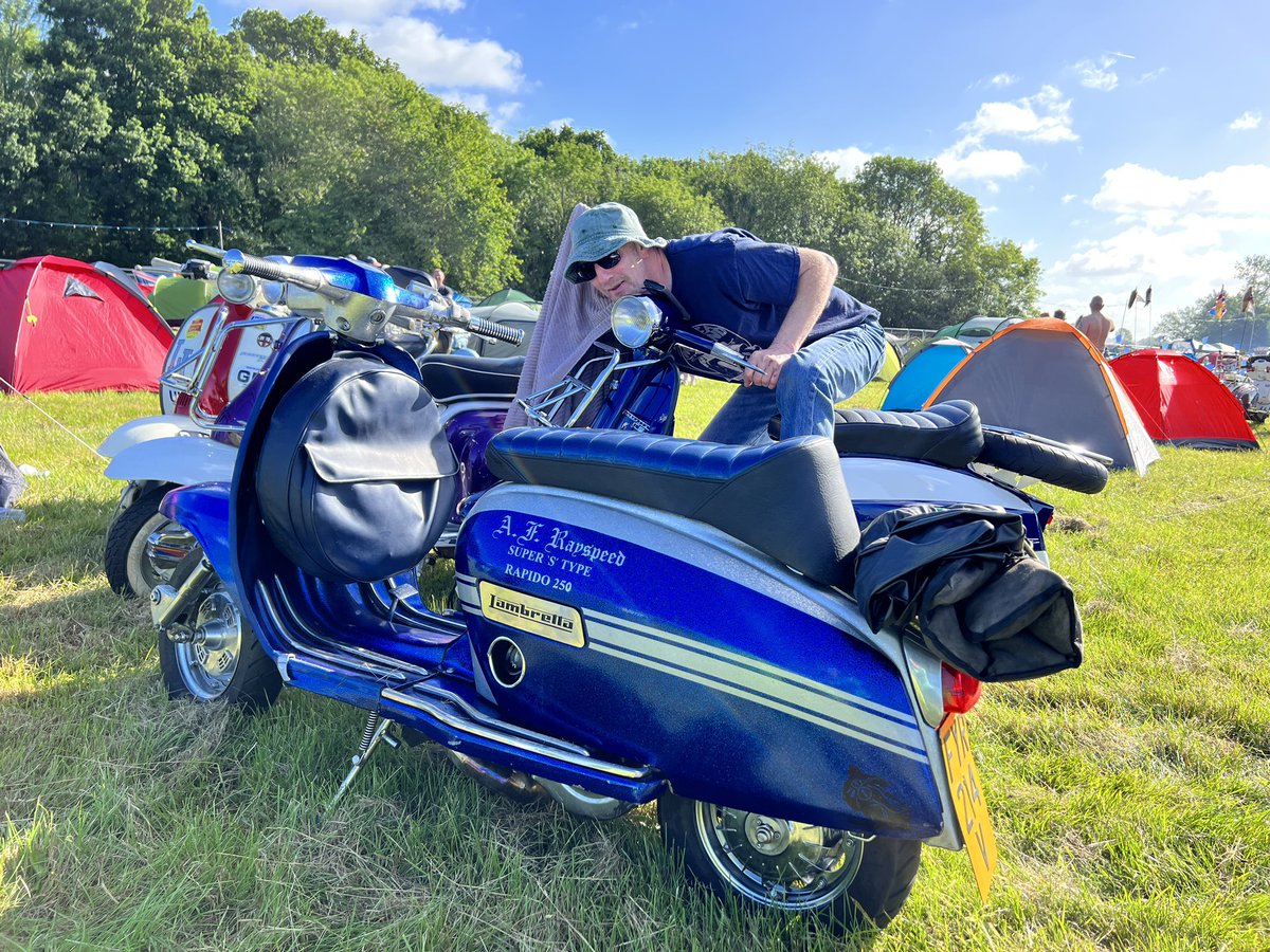 diaryofadetour's tweet photo. Saw this and thought of you @trojan_sc 🙌🤩🙌
#Lambretta #Big7ScooterRally #AFrayspeed #ScooterRally https://t.co/13QrAFwONu