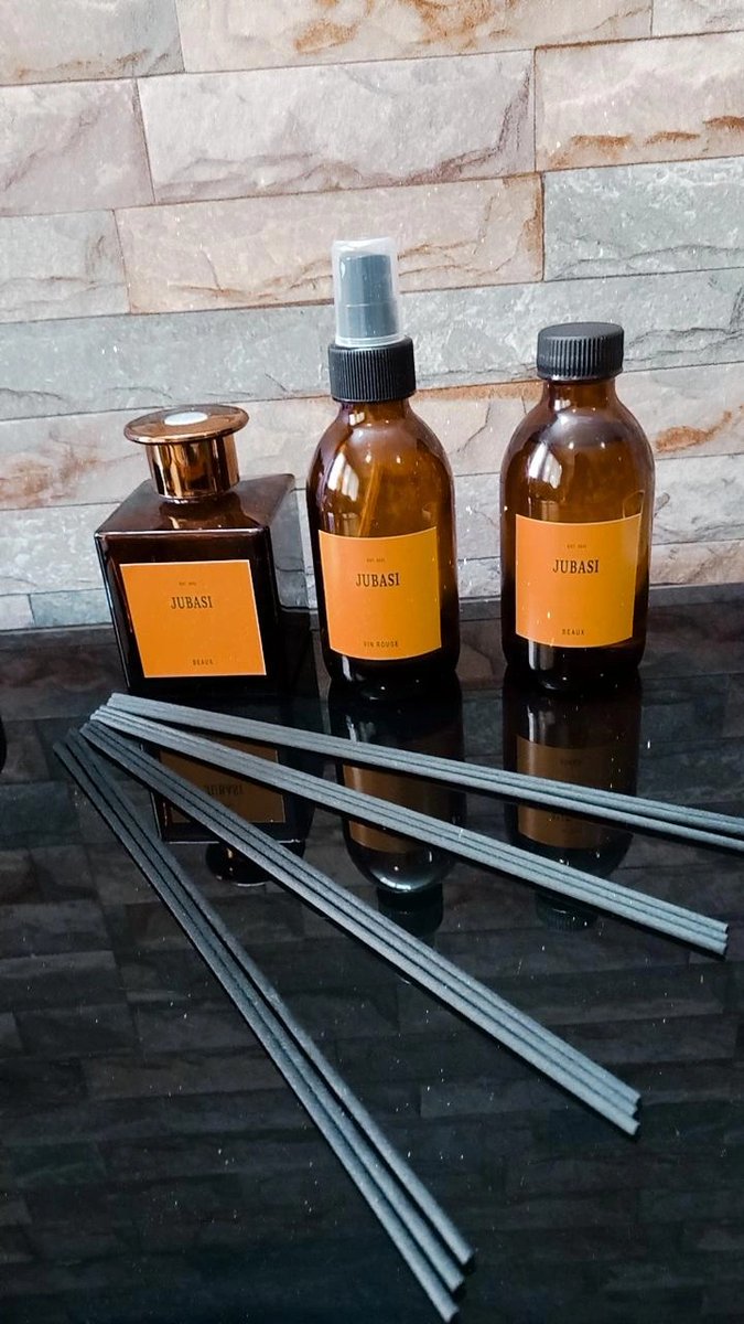 I sell reed diffusers for R200 and room sprays for R120. Please  retweet #GirlTalkZA #GirlsTalkZA #mommytalkza