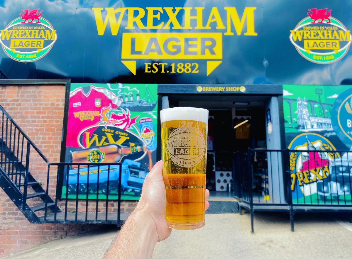wrexhamtaxis's tweet photo. The weekend is here. 😍 
Cheers, @WXM_Lager! 🍻

#WxmLager #WrexhamLager https://t.co/4dgs4ohviD