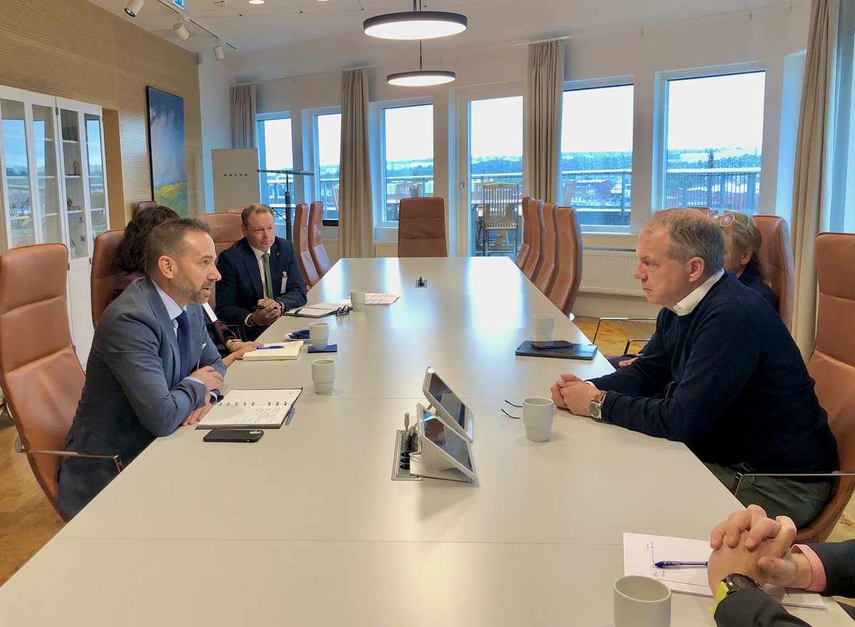 Super meeting yesterday with Martin Lundstedt, CEO of <a href="/VolvoGroup/">Volvo Group</a>. We spoke about how 🇨🇦 has the critical minerals, #renewable energy, and #talent to be a strategic partner for Volvo as it continues to shape the future of #Transportation. Jag ser framemot utökat samarbete!