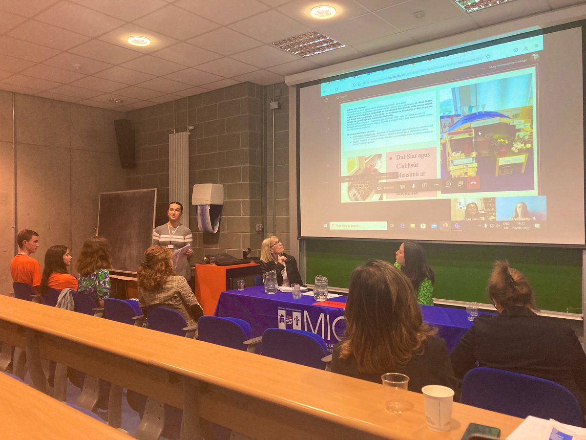 Foireann <a href="/MarinoInstitute/">MIE</a> ag Comhdháil <a href="/tumoid2022/">An Tumoideachas: Súil Siar & Súil ar Aghaidh</a>  💚💙

#níosfearrfóstríGhaeilge #tumoid #ceachtéifeachtach