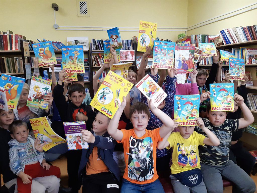 Ко дню России в библиотеке п.Самарский прошло виртуальное путешествие «Мы живем в России»🇷🇺🇷🇺🇷🇺

Путешествие началось с громкого чтения хором гимна России📢
Ребята отвечали на вопросы о государственных символах, о населении России!🌾