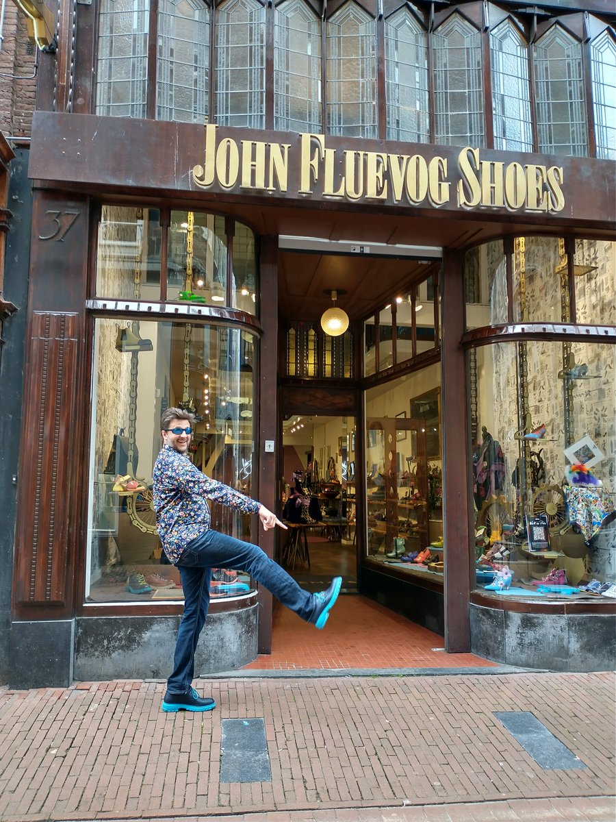 Alex_Koiter's tweet photo. Big shout out to the Amsterdam @Fluevog staff for an excellent experience and these awesome new shoes! https://t.co/vDBvvgUEVK