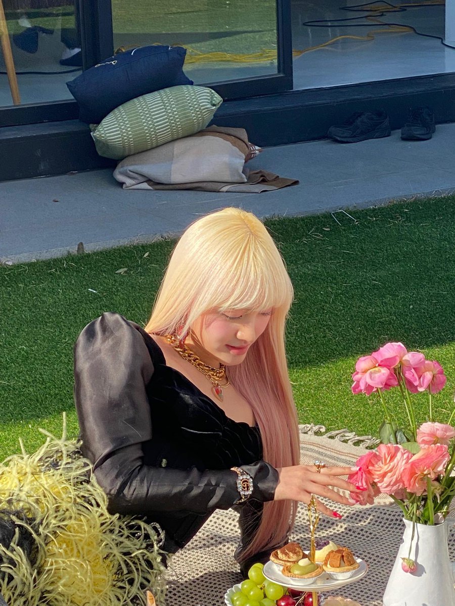 Iizive's tweet photo. Have a nice weekend. 🧺🌷 https://t.co/QGe6BAwZNN