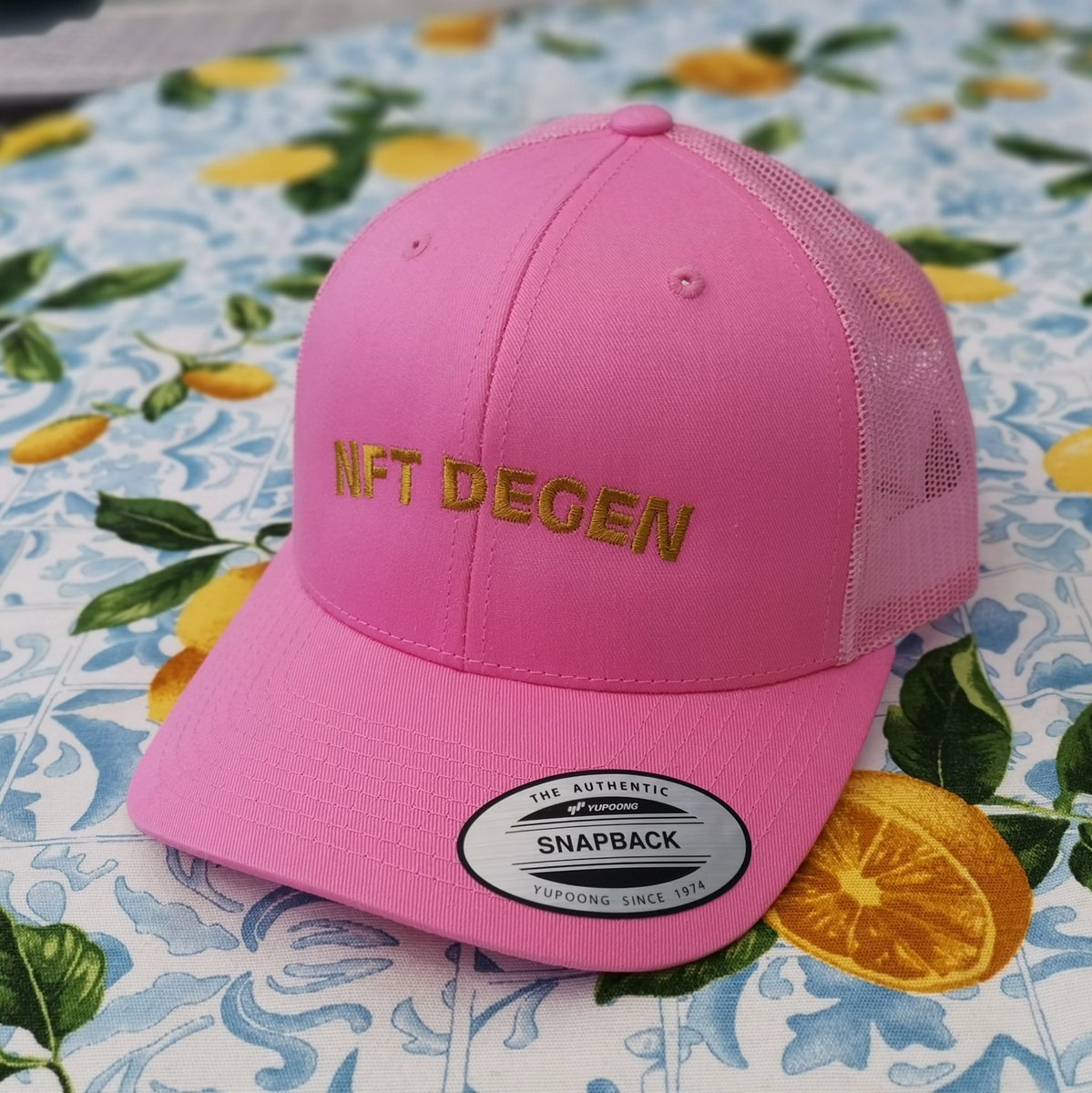 priNFT_it's tweet photo. IRL sample from the #degen collection 🤩
Awesome quality 😎

https://t.co/KNEEVq8hgB

Launching super soon 👀⌚

You won't be able to buy this hat on @opensea 🤣🤣 just on our website 😜

#nft #nftcommunity #merch #nftart https://t.co/D96FG0hhT8