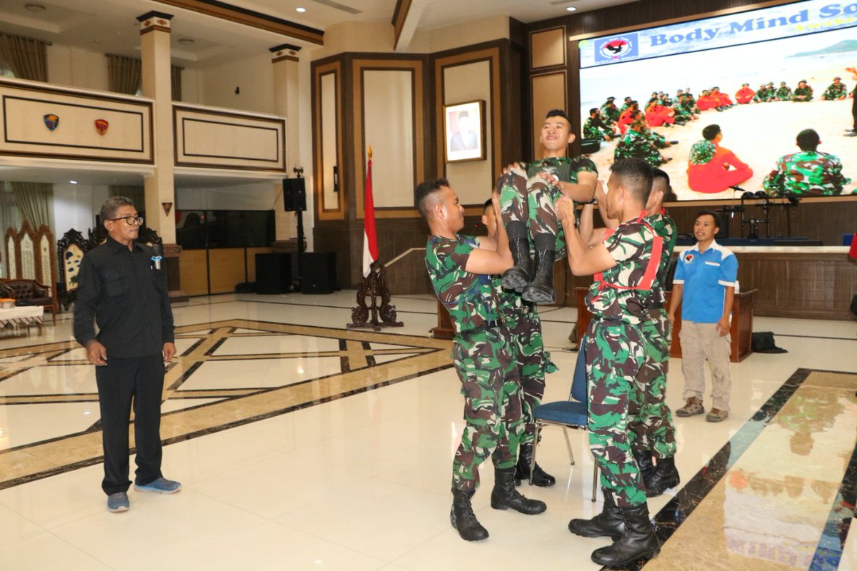 Akademi Angkatan Udara tweet media