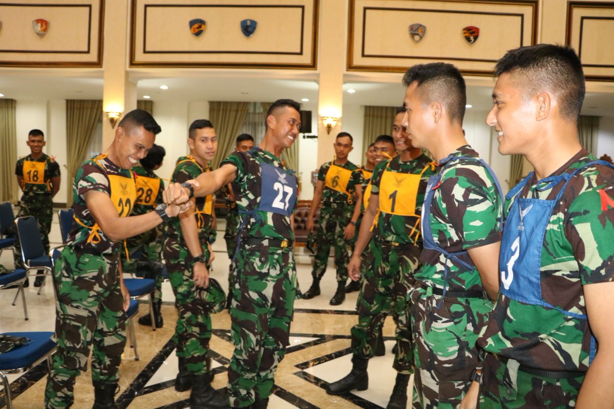 Akademi Angkatan Udara tweet media