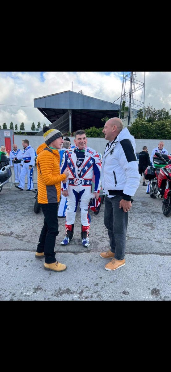 KNIEVELS outside Wrexham FC for the 2022 Big Start in aid of <a href="/macmillancancer/">Macmillan Cancer Support</a> Over £35,000 raised! 🙌💚🏍⚽️🏴󠁧󠁢󠁷󠁬󠁳󠁿
Thanks <a href="/therealMickeyT/">Mickey 🏴󠁧󠁢󠁷󠁬󠁳󠁿</a> as starter, <a href="/welshy1000/">Wayne Jones</a> for location.
We return to outside <a href="/Wrexham_AFC/">Wrexham AFC</a> again next year start on May 25 2023. Join us <a href="/VancityReynolds/">Ryan Reynolds</a> <a href="/RMcElhenney/">Rob Mac</a>