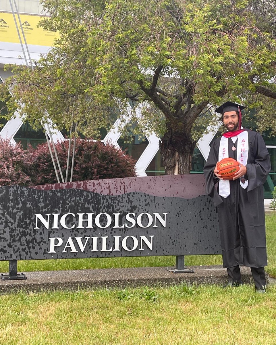 CanBWash's tweet photo. Only 13% of the population over age 25 can say they have a Master’s Degree.  Well tonight my son did it at age 23 &amp; as a student athlete. No excuses just hard work &amp; dedication.  Thanks to the family, friends, teammates &amp; coaches who helped encourage @MRGilson24 on his journey. https://t.co/kq8MUvCIUI