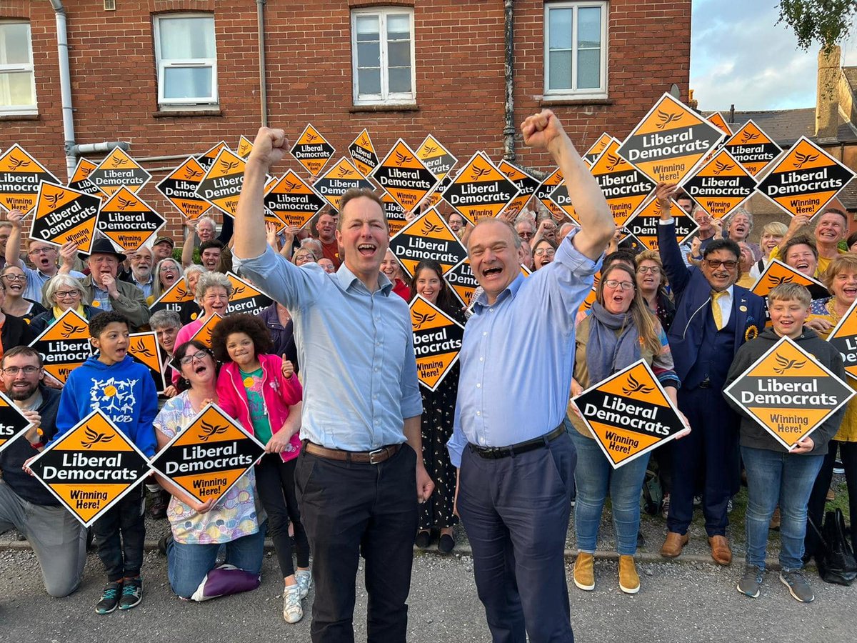 peterwburrows's tweet photo. What a place to be when you're in the mood to canvess!
#TivertonandHoniton 
@TivHonLibDems 
@LibDems 
@RichardFoordLD 
roll on the 23rd June https://t.co/7gyXd0gs1U