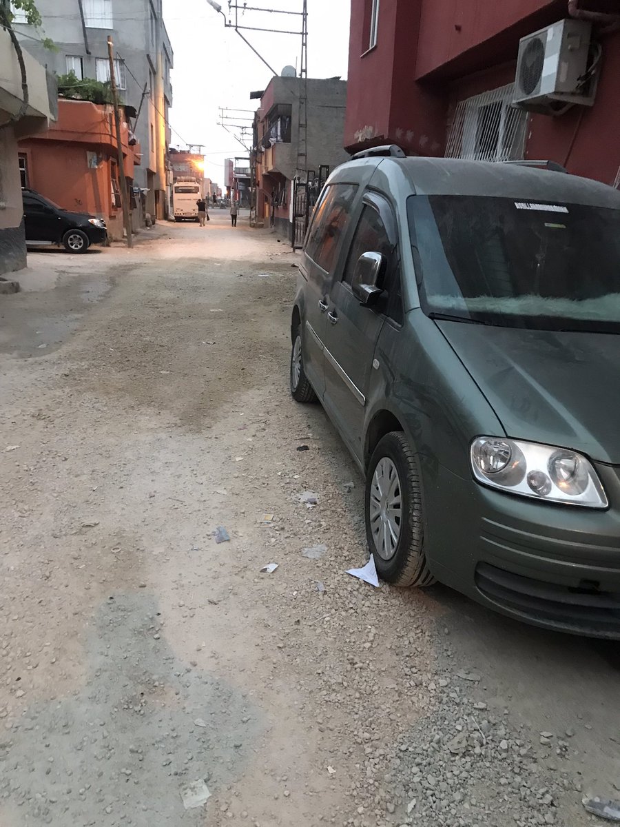 <a href="/kilicdarogluk/">Kemal Kılıçdaroğlu</a> <a href="/akifakay01/">Akif Kemal AKAY</a> <a href="/herkesicinCHP/">CHP 🇹🇷</a> <a href="/SeyhanBelediye/">Seyhan Belediyesi</a> şu pisliği kaldırın artık bir sene dir asvalt dökülecek dediniz daha dökmediniz yazıklar olsun