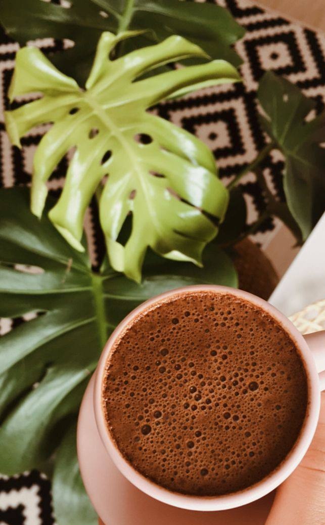 sden9's tweet photo. كـان وجهها في غايةِ الجمـال،جذاباً يَستحيل 
َ                 نِسيانهُ ☕😌❤ https://t.co/dbq6s5drXe