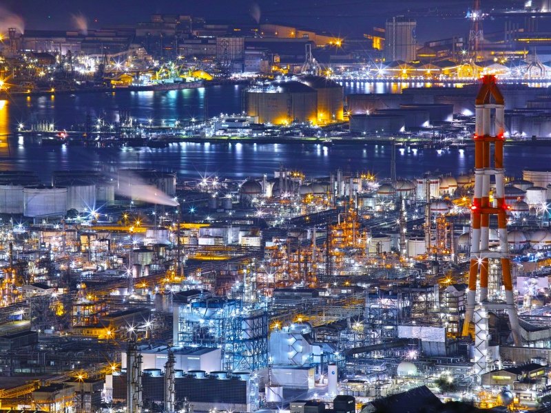 📸　#KizuAsoJ
A scene of Japan✨

      Night view of factories
          seen from Mt. Washuzan 🌉

Kurashiki City   Okayama Prefecture