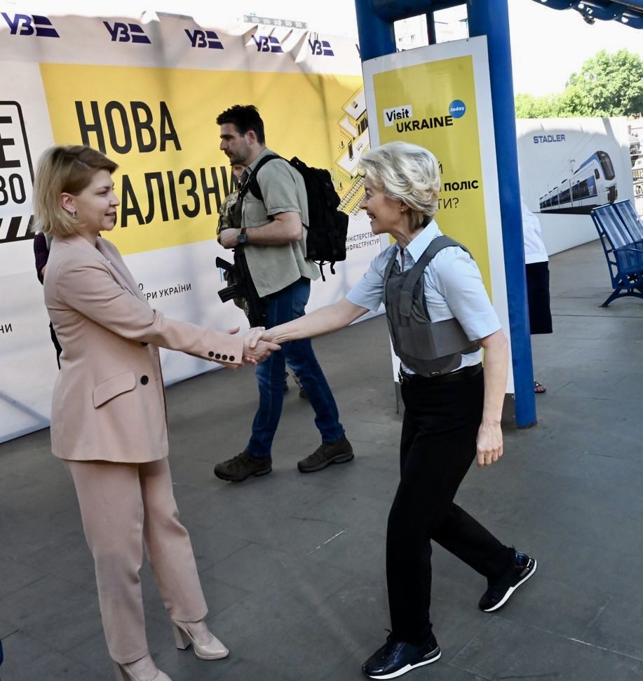 UkraineWorld On Twitter President vonderleyen Is In Kyiv Again 