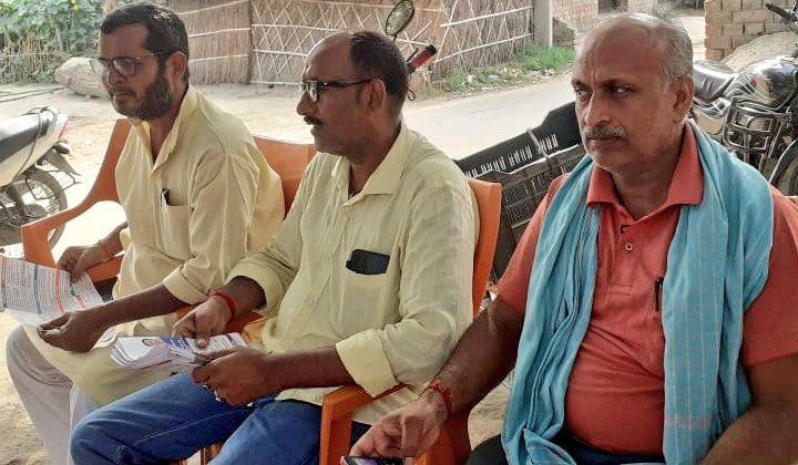 bjprajeshojha's tweet image. सेवा,सुशासन और गरीब कल्याण के 08 वर्ष पूरा होने के उपलक्ष्य में परसा पूर्वी मंडल व दरियापुर पूर्वी मंडल भाजपा टीम के साथ पत्रक वितरण एवम आमजनों से जनसंवाद किया।