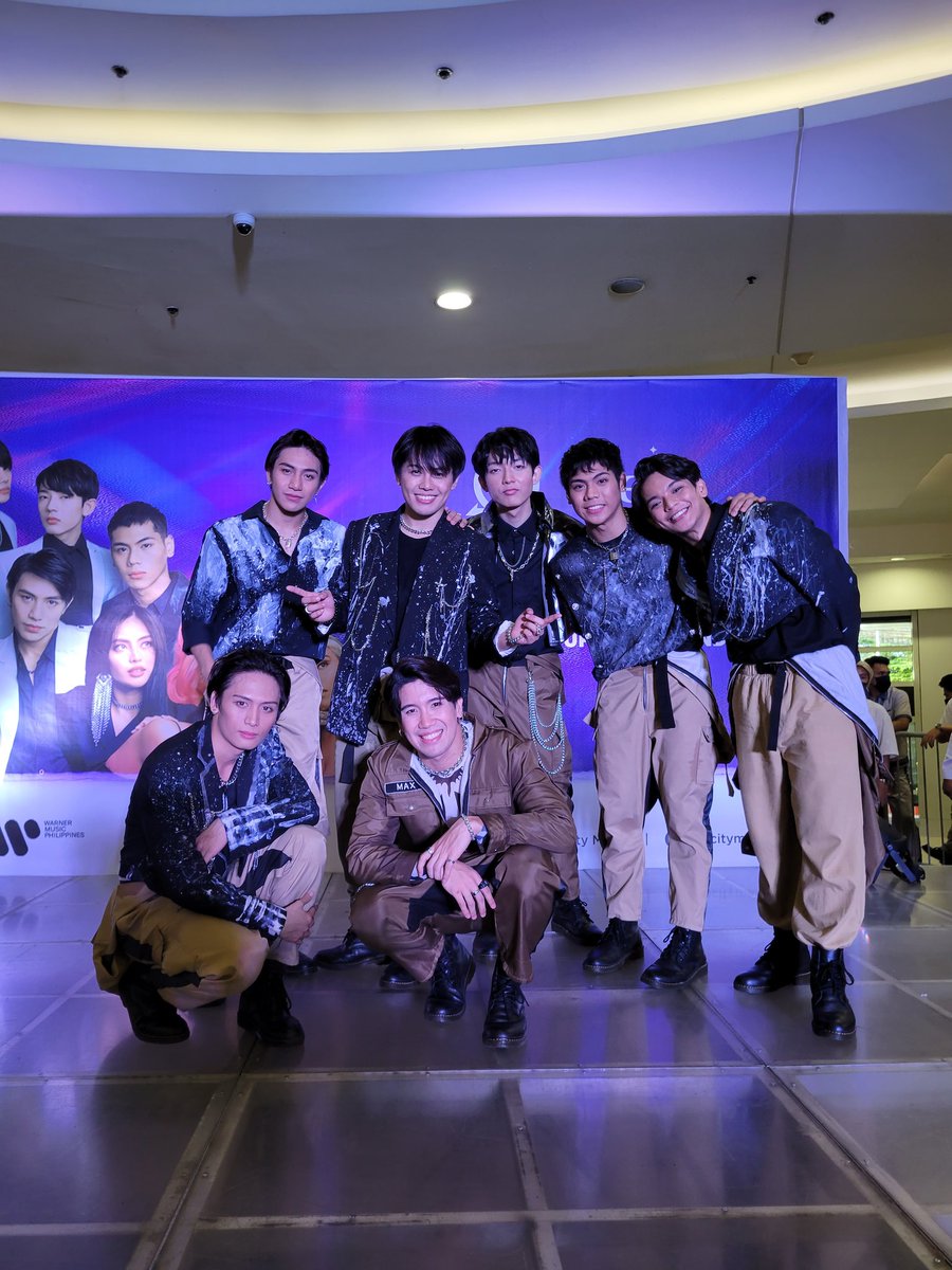 1stoneOfficial's tweet photo. #1stOne | SM City Manila 

Thank you so much SM Manila!!

On to the next one! https://t.co/wMfbx73GTw