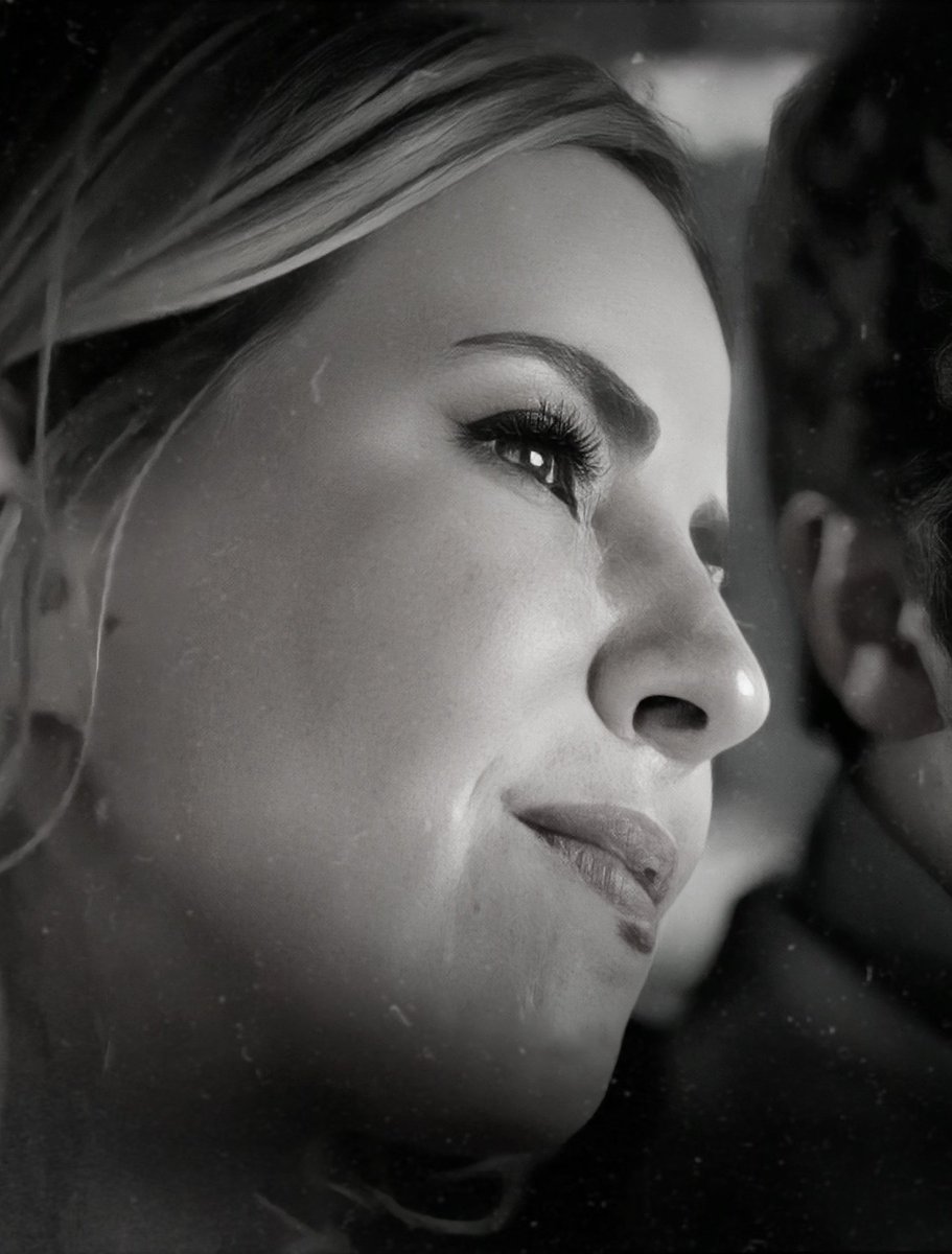 Yan profili 🤤

#OyaOkar #ArkaSokaklar <a href="/oyaokar/">Oya Okar</a>