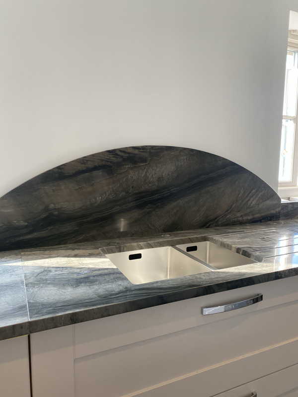 MedusaStoneLtd's tweet photo. Details✨
Hob and switch cut out, splashback ,drainer grooves and an Ogee edge. These are the type of the details that can make your project look that little more special 🙌
#details #naturalstone #hobcutout #drainergrooves #ogeeedge #kitchenworktops #project #modernkitchen https://t.co/N54SFJ1rTM