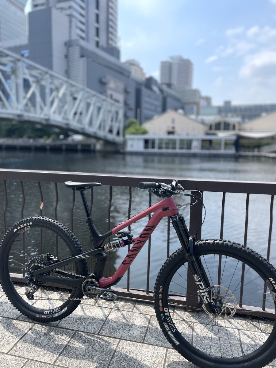 yutaskra18's tweet photo. 🆕🆕🆕
はじめての29er！
275と変わらず跳べて振り回せて楽しすぎる！
#MyCanyon #fastsuspension https://t.co/i0bAB3Iww9