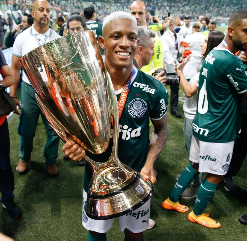 BarçaTimes (@barcatimes) on Twitter photo 🚨🎖️| Barcelona have approached Palmeiras for the signing of Danilo (21) and are the leading the race for his signature. He would cost around €20-25M and will act as an substitute to Busquets this season if he sign. <a href="/joaquimpiera/">Joaquim Piera</a> #fcblive 🚨🎖️| Barcelona have approached Palmeiras for the signing of Danilo (21) and are the leading the race for his signature. He would cost around €20-25M and will act as an substitute to Busquets this season if he sign. <a href="/joaquimpiera/">Joaquim Piera</a> #fcblive